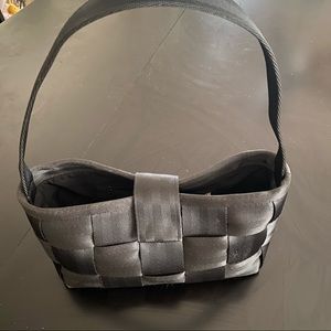 Harvey’s Original Seatbelt bag in black